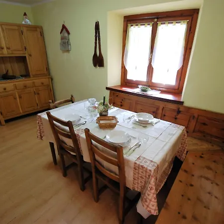 Apartment Locazione Turistica Maison Leverogne Pre-Saint-Didier