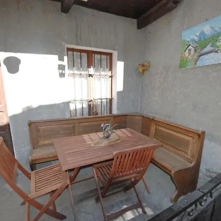 Locazione Turistica Maison Leverogne Apartment Pre-Saint-Didier